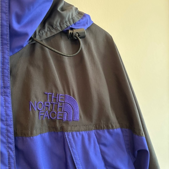 North Face Blue and Black Hooded Windbreaker Jacket Women's Size Medium - Picture 2 of 14